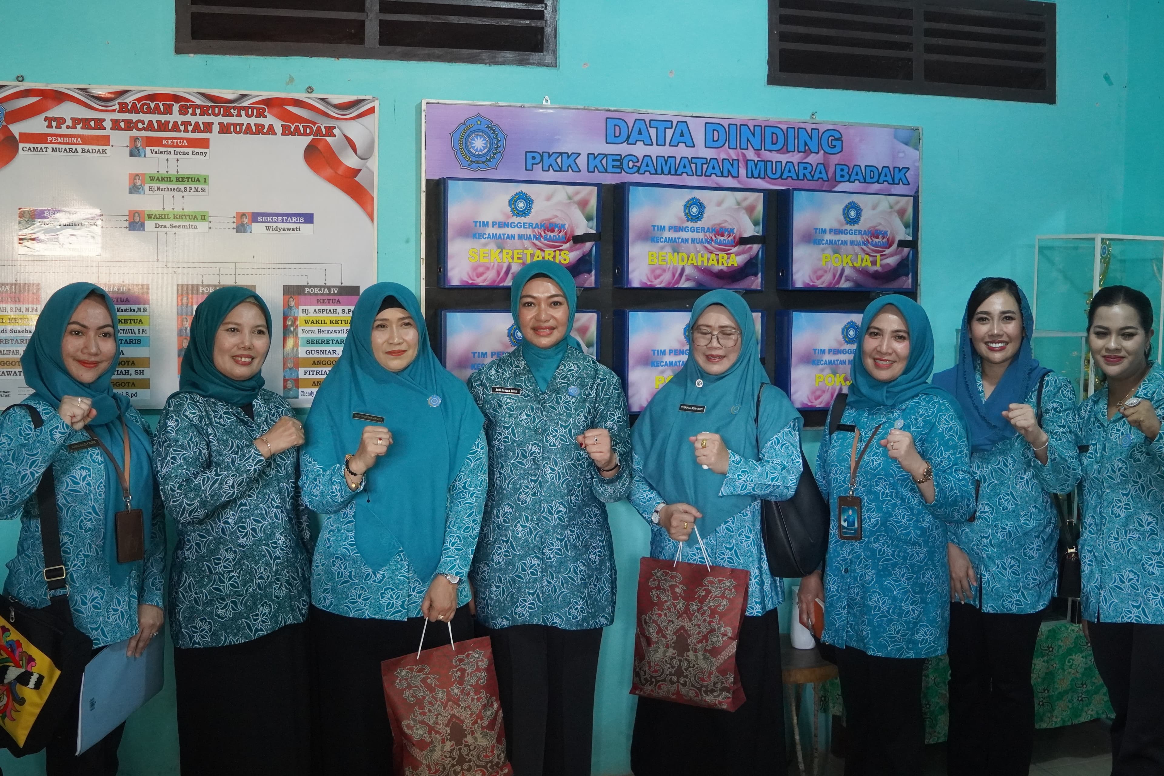 TP PKK Kaltim Lakukan Penilaian Lomba Keberhasilan Pembangunan di Kutai Kartanegara